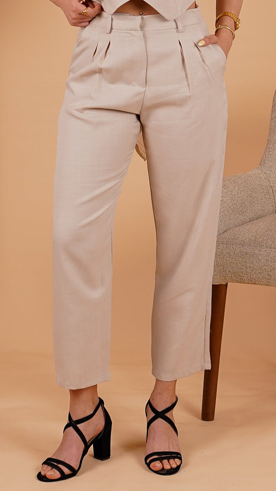 Pleated Linen Trousers